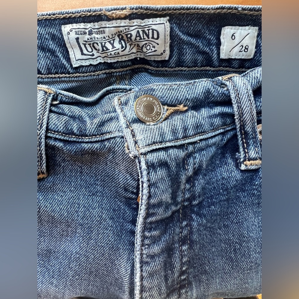 Lucky Brand | Authentic Straight Crop Jeans | Size 6 / 28 - Picture 4 of 5